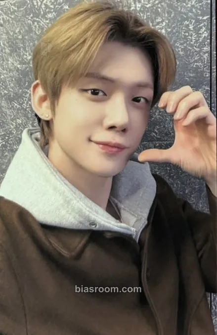 Yeonjun 2026 MOA Con Photocard - TOMORROW X TOGETHER - TOMORROW X TOGETHER K-pop photocard