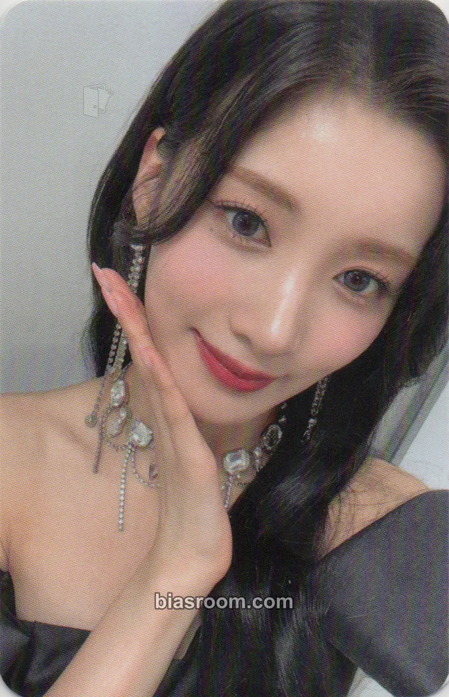 Yuki Queendom Puzzle Photocard - PURPLE KISS - PURPLE KISS K-pop photocard