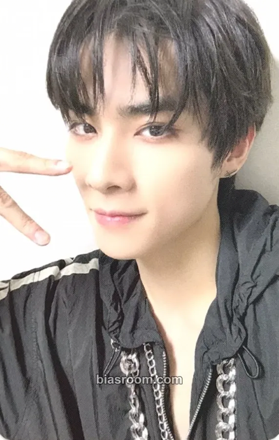Xiaojun Frequency Photocard - WayV - WayV K-pop photocard
