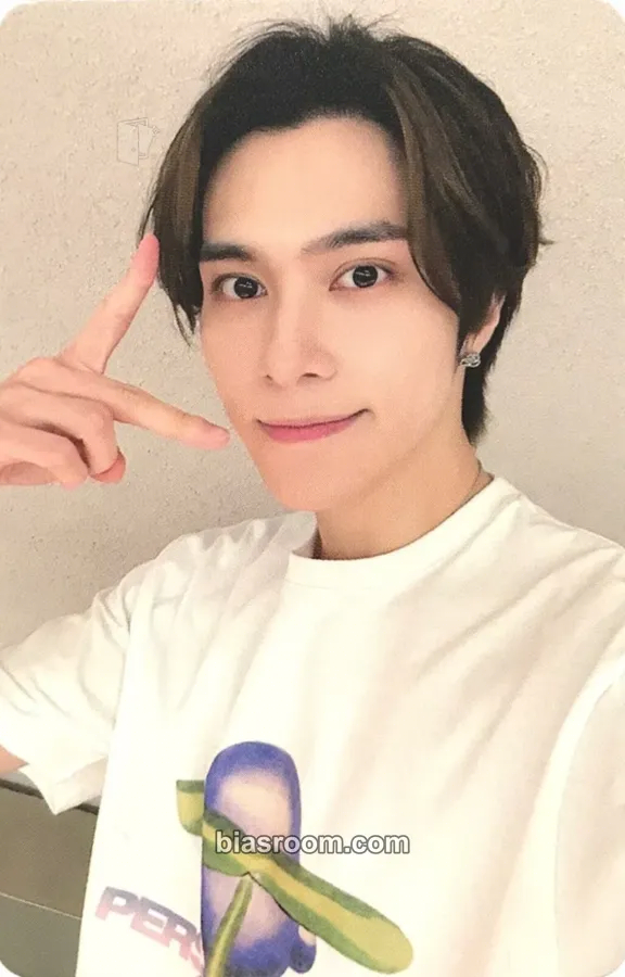 Hendery Frequency Photocard - WayV - WayV K-pop photocard