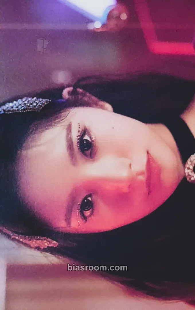Yiren Reminiscence Photocard - EVERGLOW - EVERGLOW K-pop photocard
