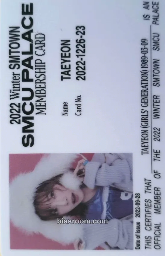 Taeyeon 2022 Winter SMTOWN: SMCU PALACE Photocard - Girls' Generation - Girls' Generation K-pop photocard