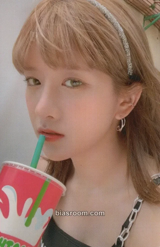 WJSN - EXY - WJSN UJUNG 3rd FANSHIP KIT Other kit inclusion