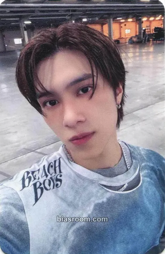 Hendery Give Me That Photocard - WayV - WayV K-pop photocard