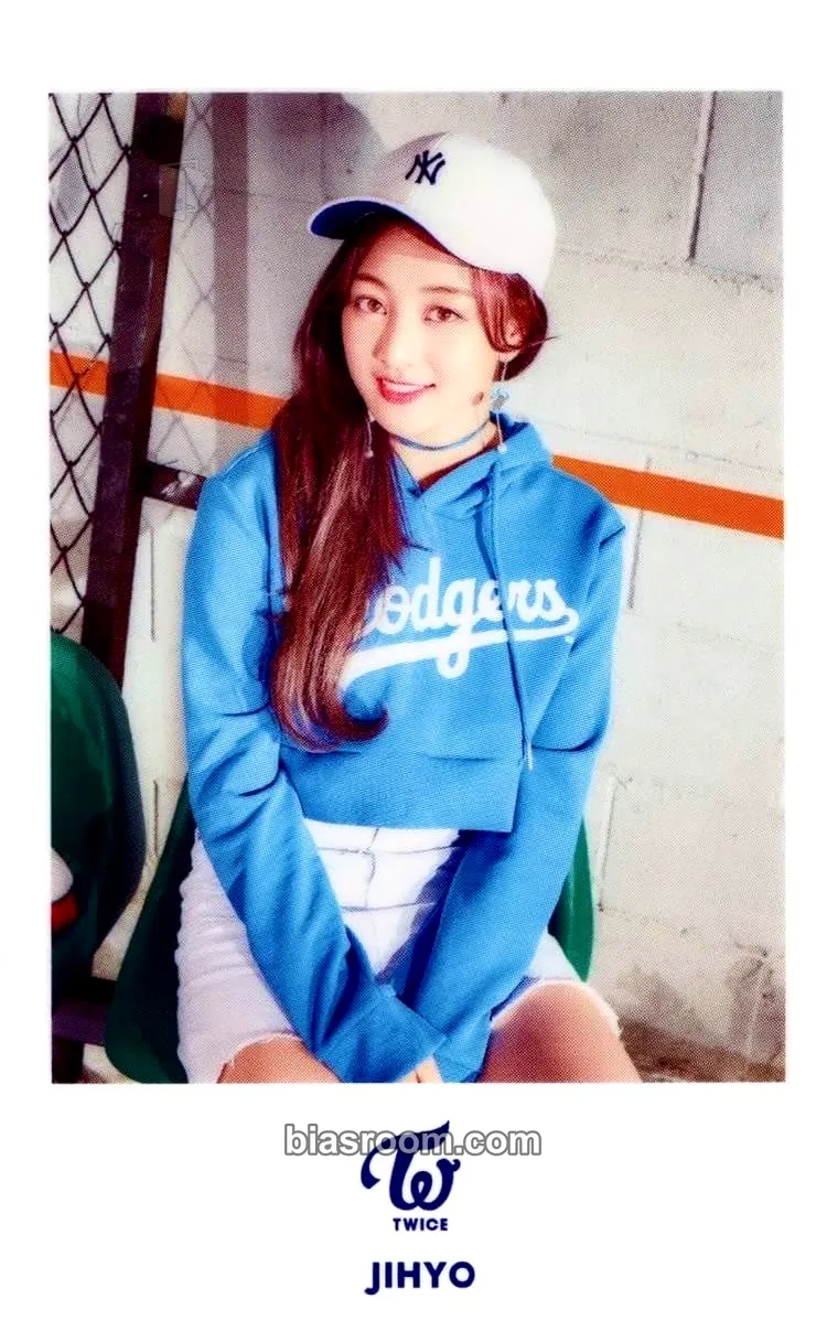 Jihyo Twice 2nd Tour: Twiceland Zone 2 – Fantasy Park Photocard - TWICE - TWICE K-pop photocard