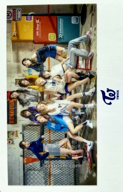Twice 2nd Tour: Twiceland Zone 2 – Fantasy Park Photocard - TWICE - TWICE K-pop photocard