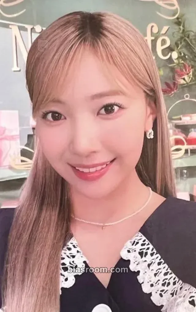 NiziU - Mayuka - 2024 SEASON'S GREETINGS  “To Us” Other season's greetings photocard set