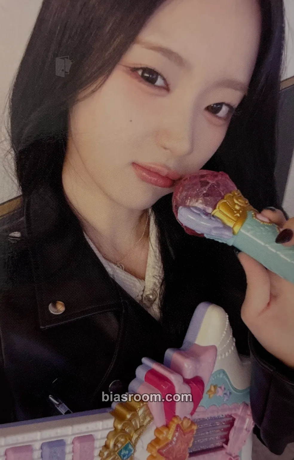 E.JI Wild Cherry Photocard - ICHILLIN’ - ICHILLIN’ K-pop photocard