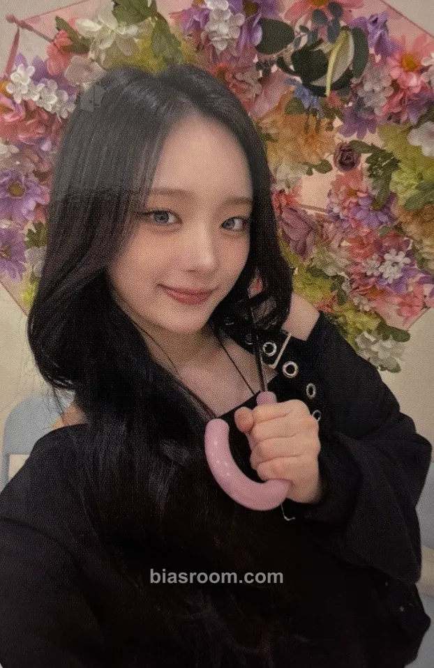 E.JI Wild Cherry Photocard - ICHILLIN’ - ICHILLIN’ K-pop photocard