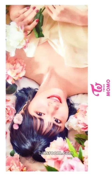 Momo Twice 2nd Tour: Twiceland Zone 2 – Fantasy Park Photocard - TWICE - TWICE K-pop photocard