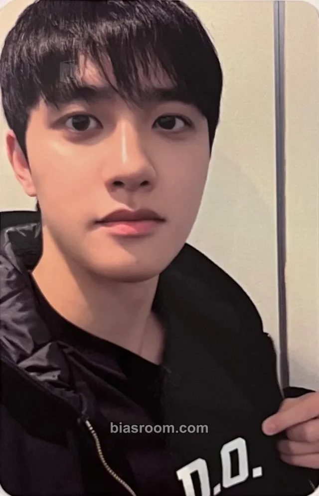 EXO - D.O. - EXO The 8th Album Fanshowcase 'REVERXE' Event hoodie merch photocard