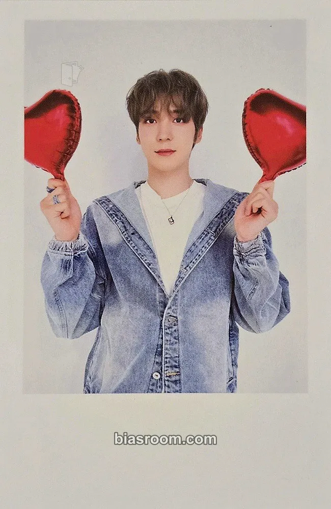 Yunho Destiny's Memories Exhibition Photocard - ATEEZ - ATEEZ K-pop photocard