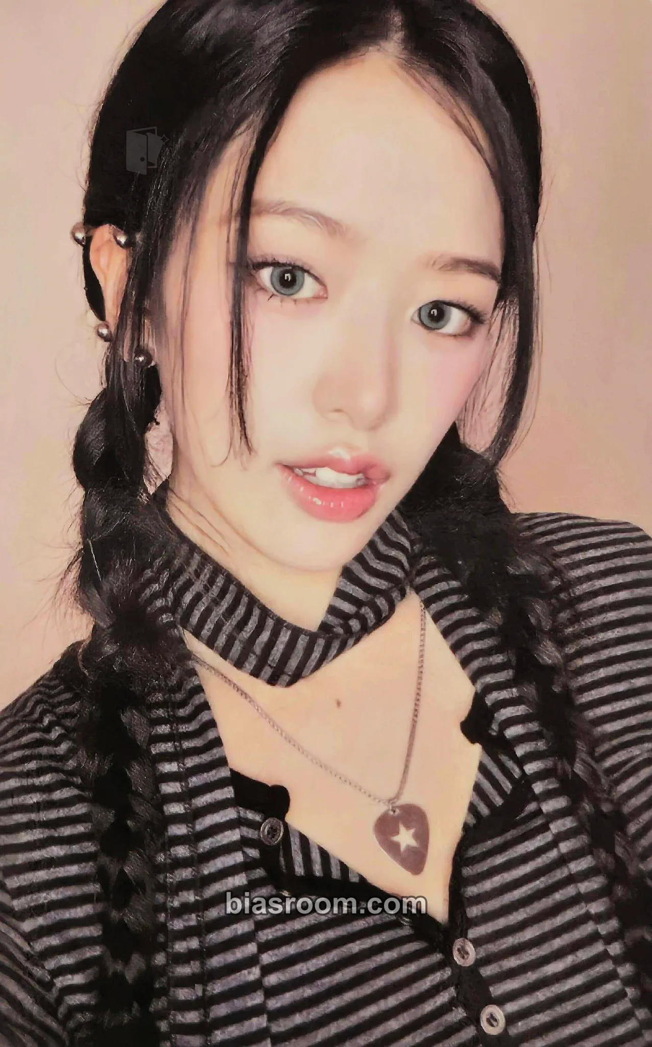 Yujin REVIVE+ Photocard - IVE - IVE K-pop photocard