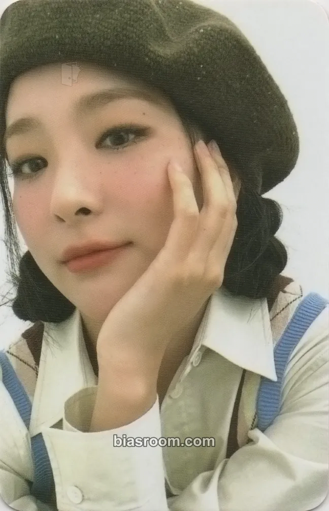 Seulgi 2023 Season's Greetings Photocard - Red Velvet - Red Velvet K-pop photocard