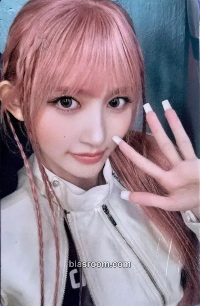 Gaeul REVIVE+ Photocard - IVE - IVE K-pop photocard