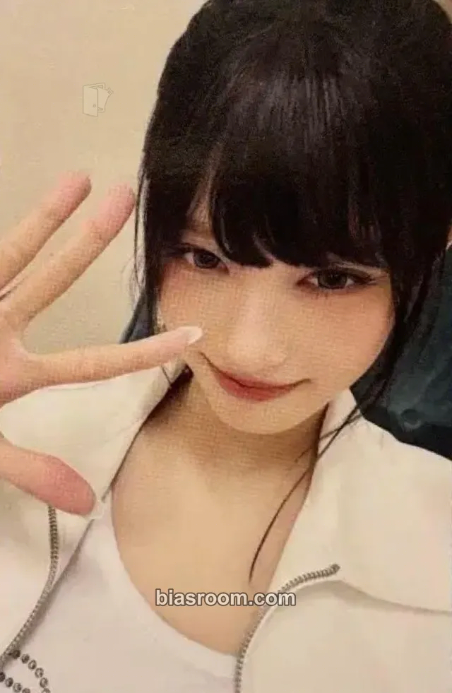 Leeseo REVIVE+ Photocard - IVE - IVE K-pop photocard
