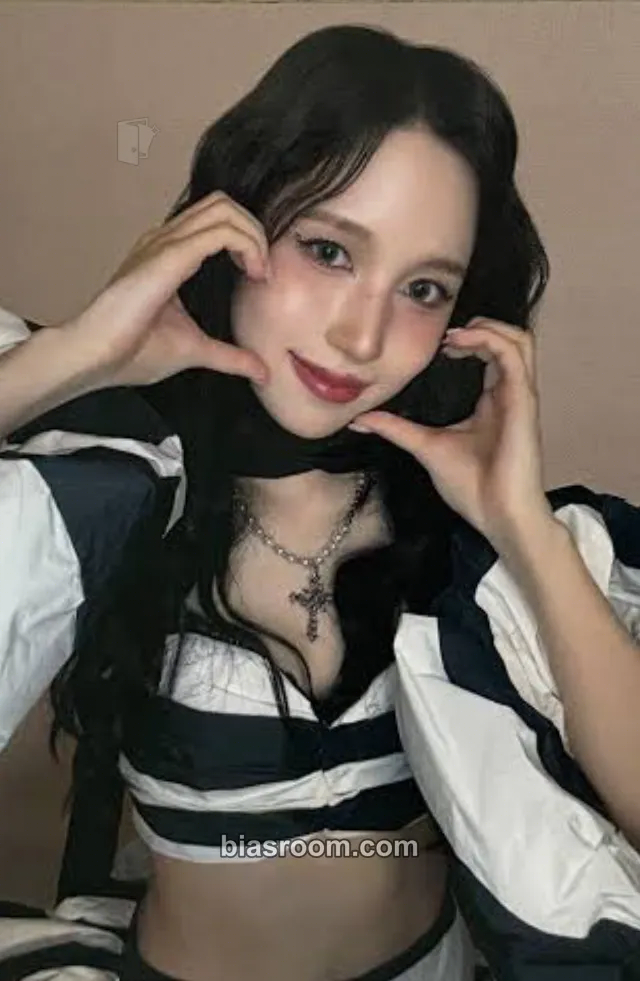 Mina PLAY Photocard - TWICE - TWICE K-pop photocard