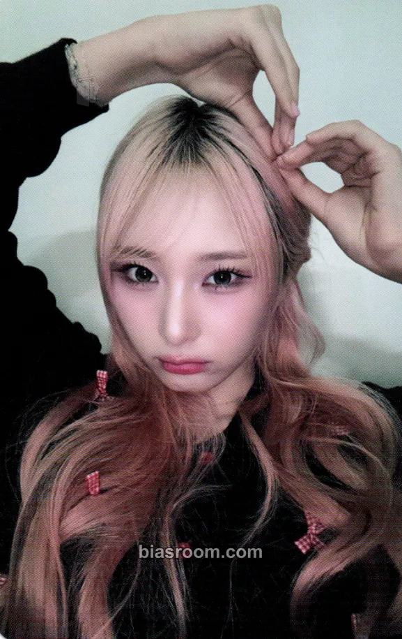 Chowon Wild Cherry Photocard - ICHILLIN’ - ICHILLIN’ K-pop photocard