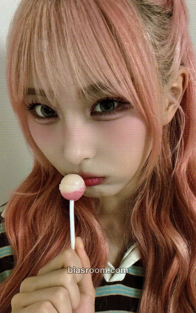 Chowon Wild Cherry Photocard - ICHILLIN’ - ICHILLIN’ K-pop photocard