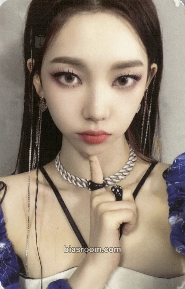 Karina aespa 2021 Winter SMTOWN: SMCU EXPRESS K-pop photocard