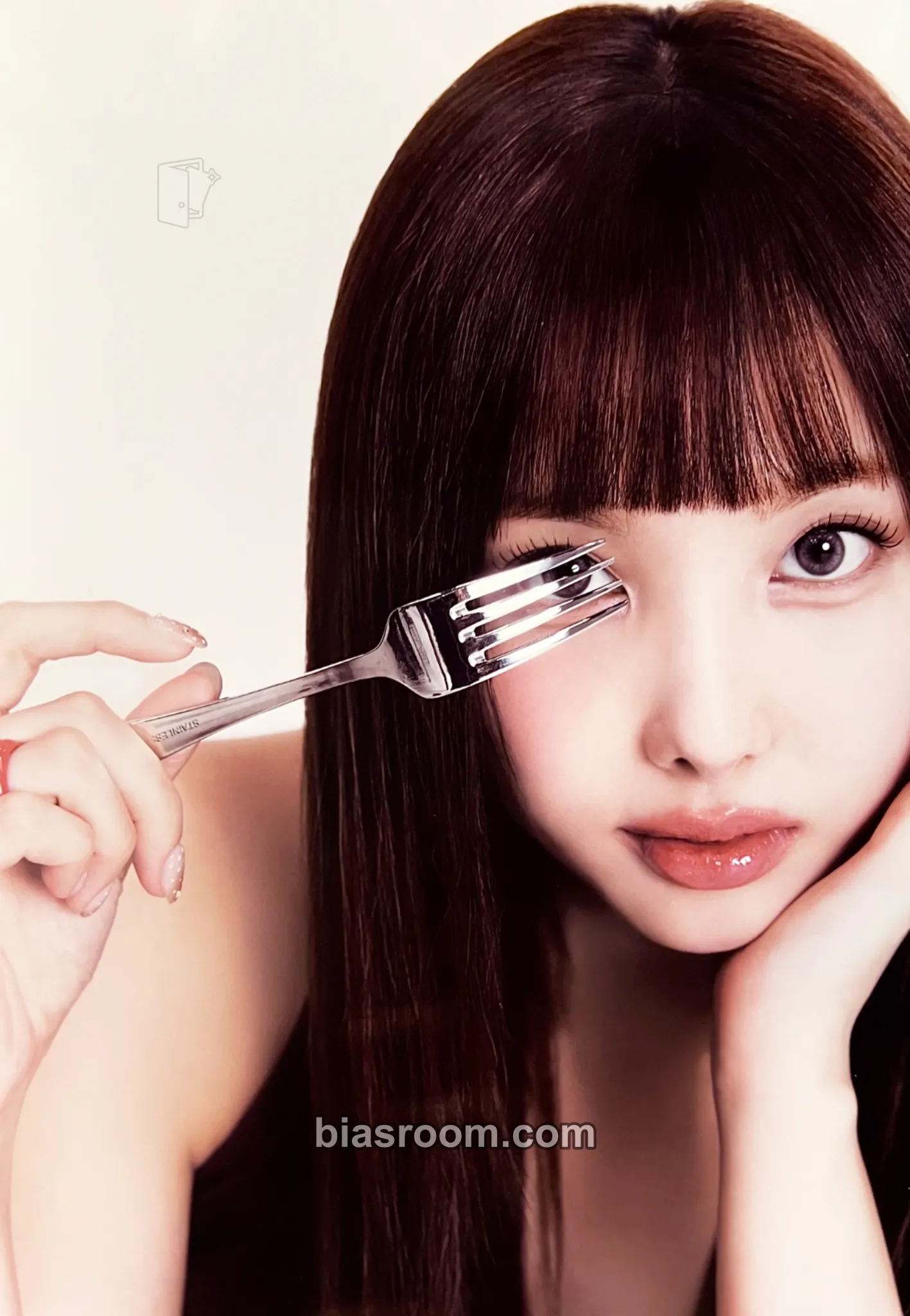 Nayeon 2026 Season’s Greetings: RED WHISPERS Photocard - TWICE - TWICE K-pop photocard