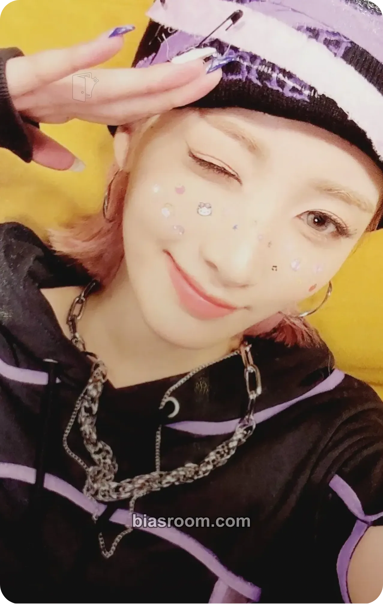 Yuki Geekyland Photocard - PURPLE KISS - PURPLE KISS K-pop photocard
