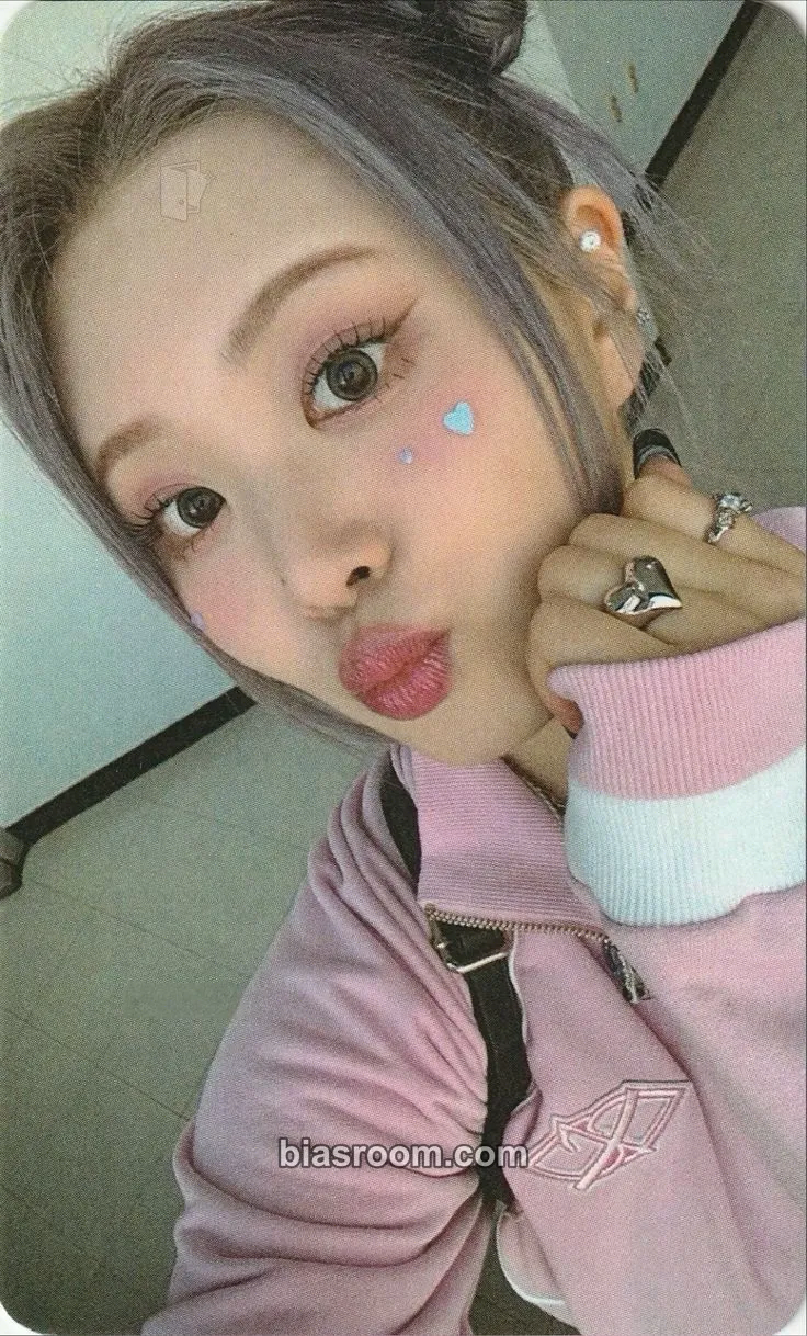 Swan BXX Photocard - PURPLE KISS - PURPLE KISS K-pop photocard