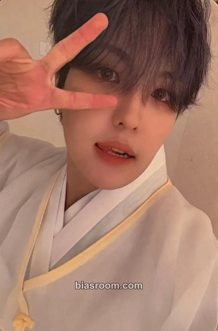 Louis The Flower of the Moon Photocard - The KingDom - The KingDom K-pop photocard
