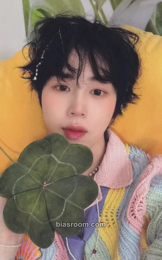 Ha Sung Woon Strange World Photocard - Ha Sung Woon K-pop photocard