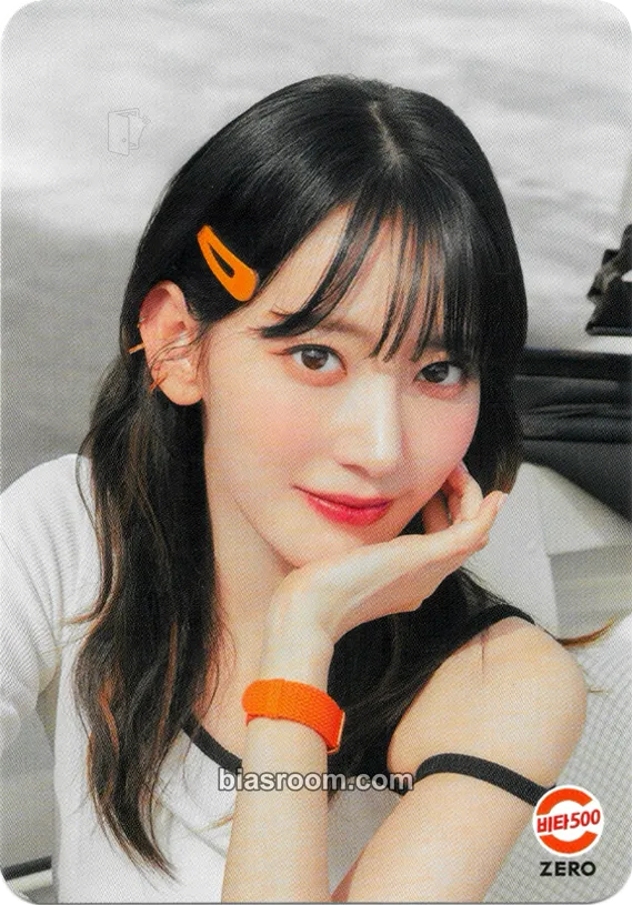 Sakura Vita 500 x Le Sserafim Photocard - LE SSERAFIM - LE SSERAFIM K-pop photocard