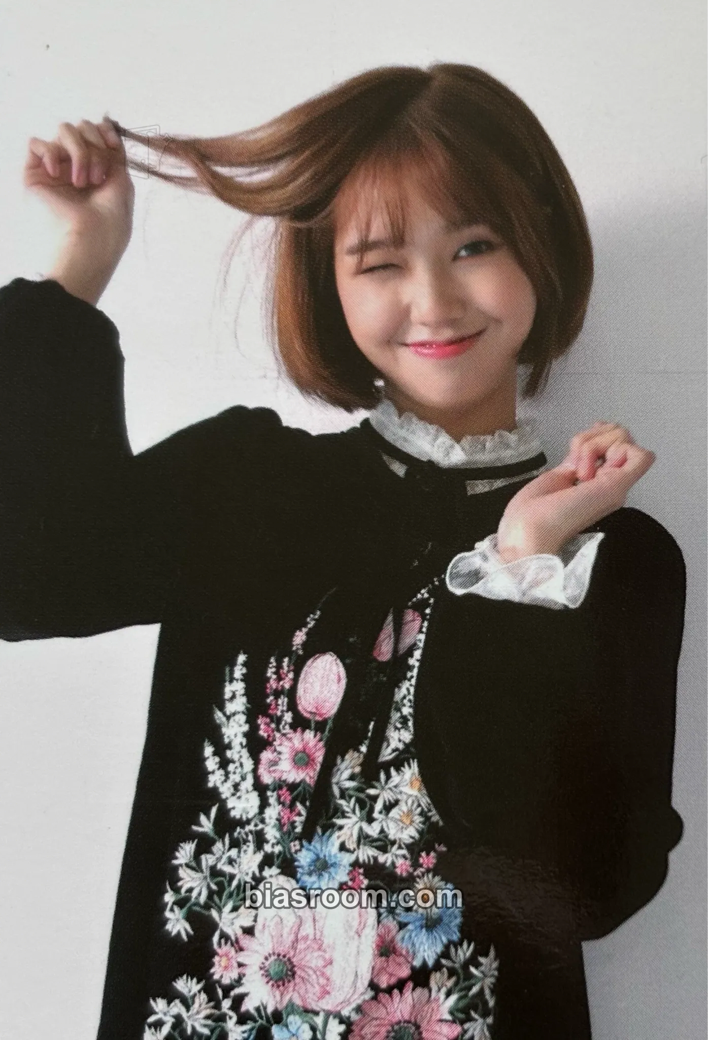Mimi Secret Garden Photocard - OH MY GIRL - OH MY GIRL K-pop photocard