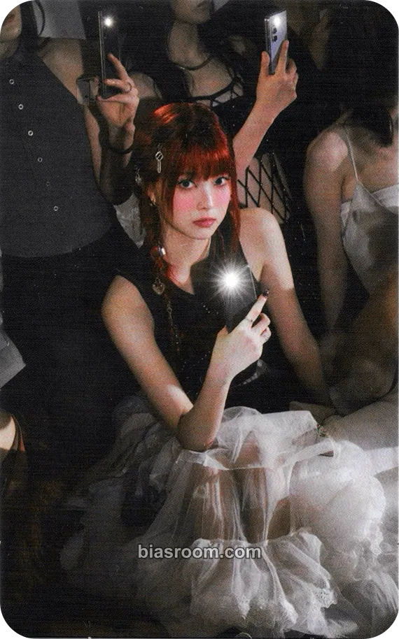 Hong Eunchae CRAZY Photocard - LE SSERAFIM - LE SSERAFIM K-pop photocard