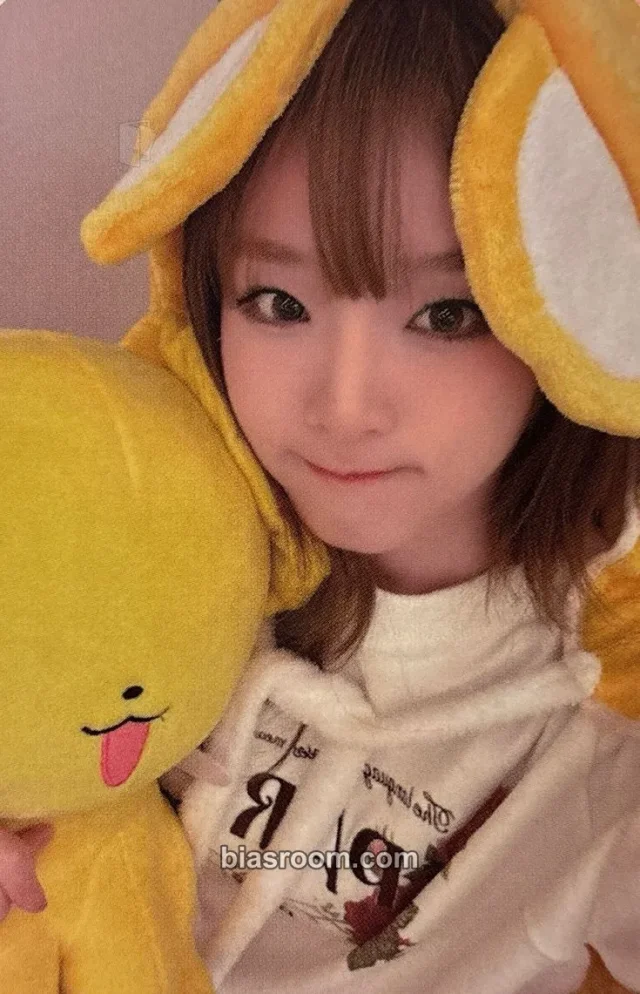 Yena - Yena - Blooming Wings Album hellolive purchase benefit video call (fancall)