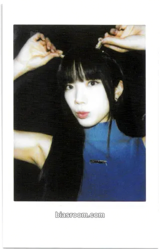 Kazuha CRAZY Photocard - LE SSERAFIM - LE SSERAFIM K-pop photocard