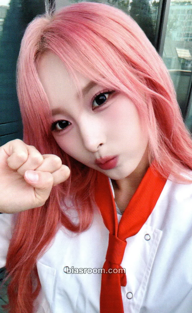 Chowon Wild Cherry Photocard - ICHILLIN’ - ICHILLIN’ K-pop photocard