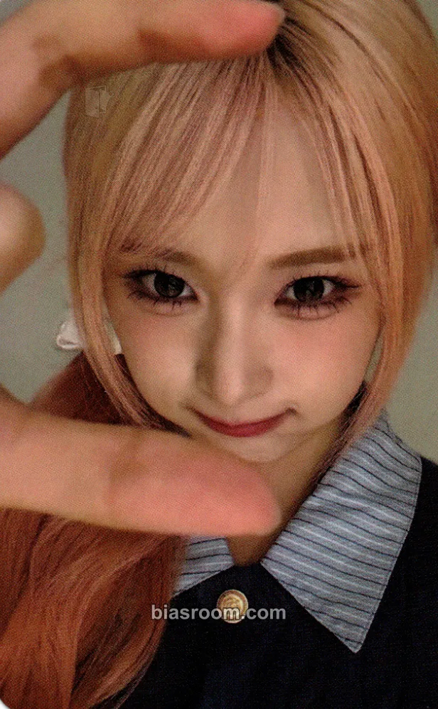 Chowon Wild Cherry Photocard - ICHILLIN’ - ICHILLIN’ K-pop photocard