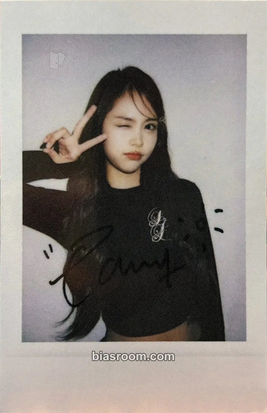 Carmen FOCUS Photocard - Hearts2Hearts - Hearts2Hearts K-pop photocard