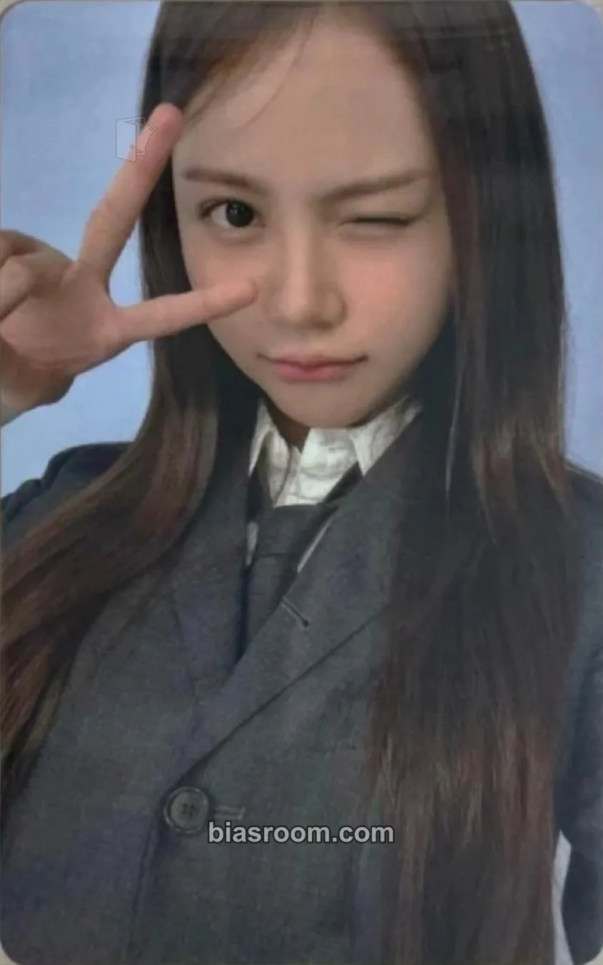 Carmen FOCUS Photocard - Hearts2Hearts - Hearts2Hearts K-pop photocard