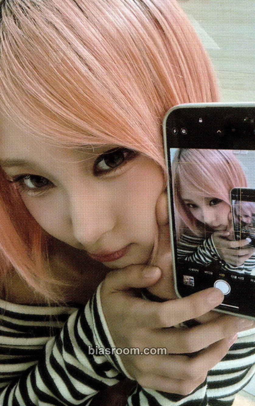 Chowon Wild Cherry Photocard - ICHILLIN’ - ICHILLIN’ K-pop photocard