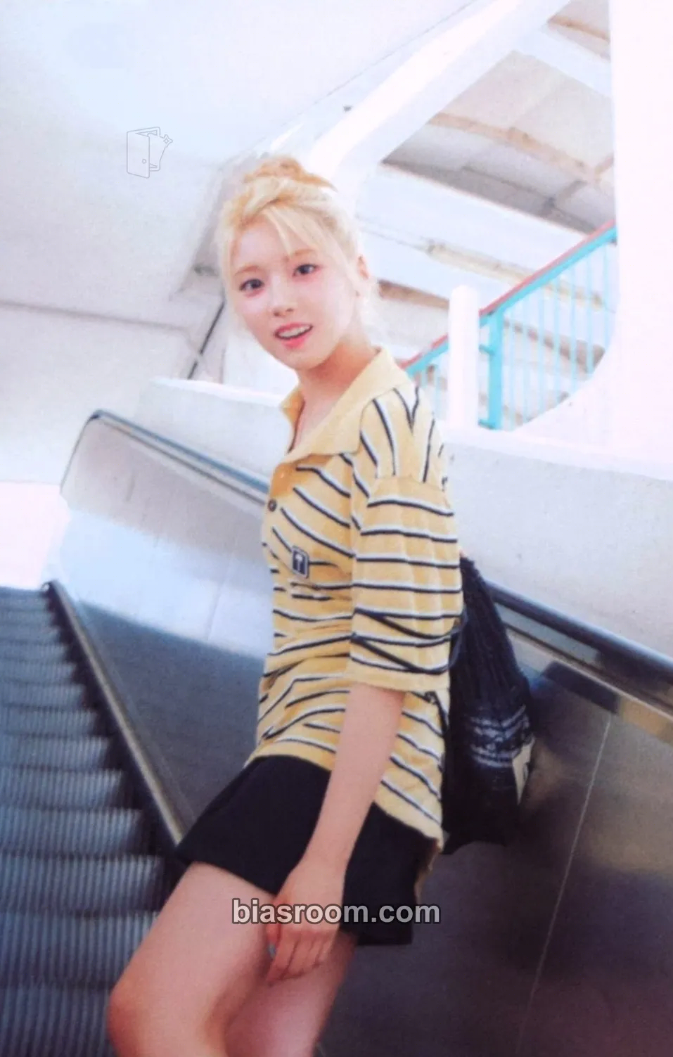 Jiwoo MIXXPEDIA : PICK MACAU & HONGKONG Photocard - NMIXX - NMIXX K-pop photocard