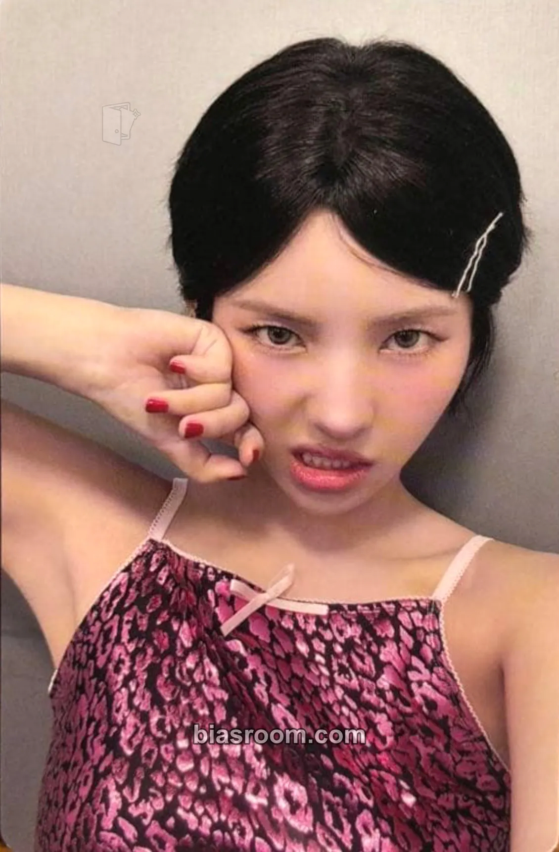 Soyeon MEDIA EXHIBITION : CITY of SENSE Photocard - i-dle - i-dle K-pop photocard