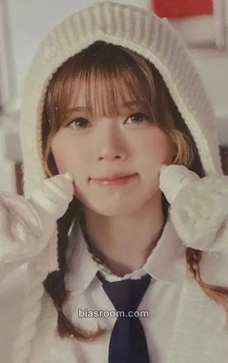 Riku NiziU JYP JAPAN POPUP STORE 2025 “winter trip” Photocard - NiziU - NiziU K-pop photocard