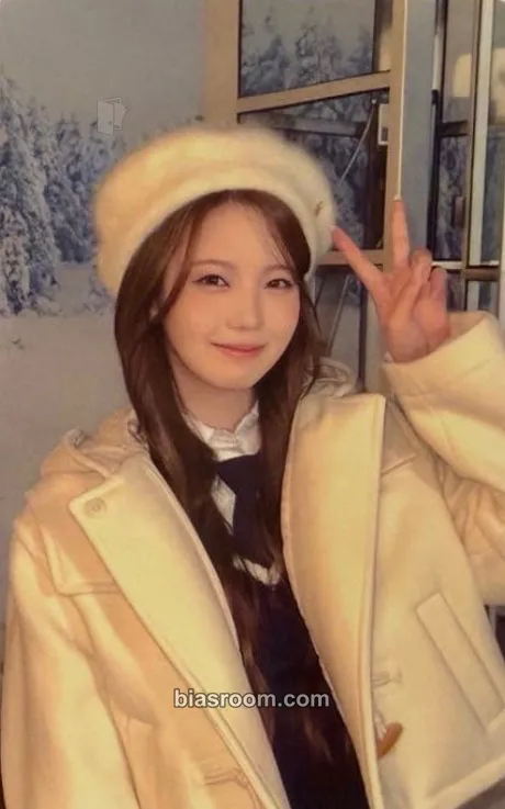 Ayaka NiziU JYP JAPAN POPUP STORE 2025 “winter trip” Photocard - NiziU - NiziU K-pop photocard