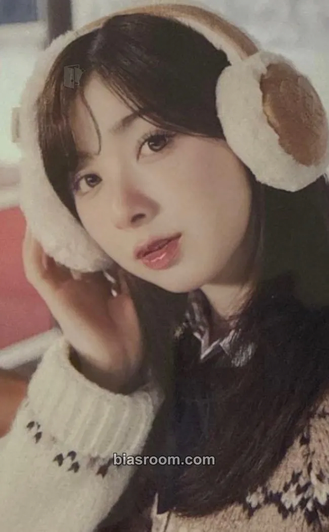 Miihi NiziU JYP JAPAN POPUP STORE 2025 “winter trip” Photocard - NiziU - NiziU K-pop photocard