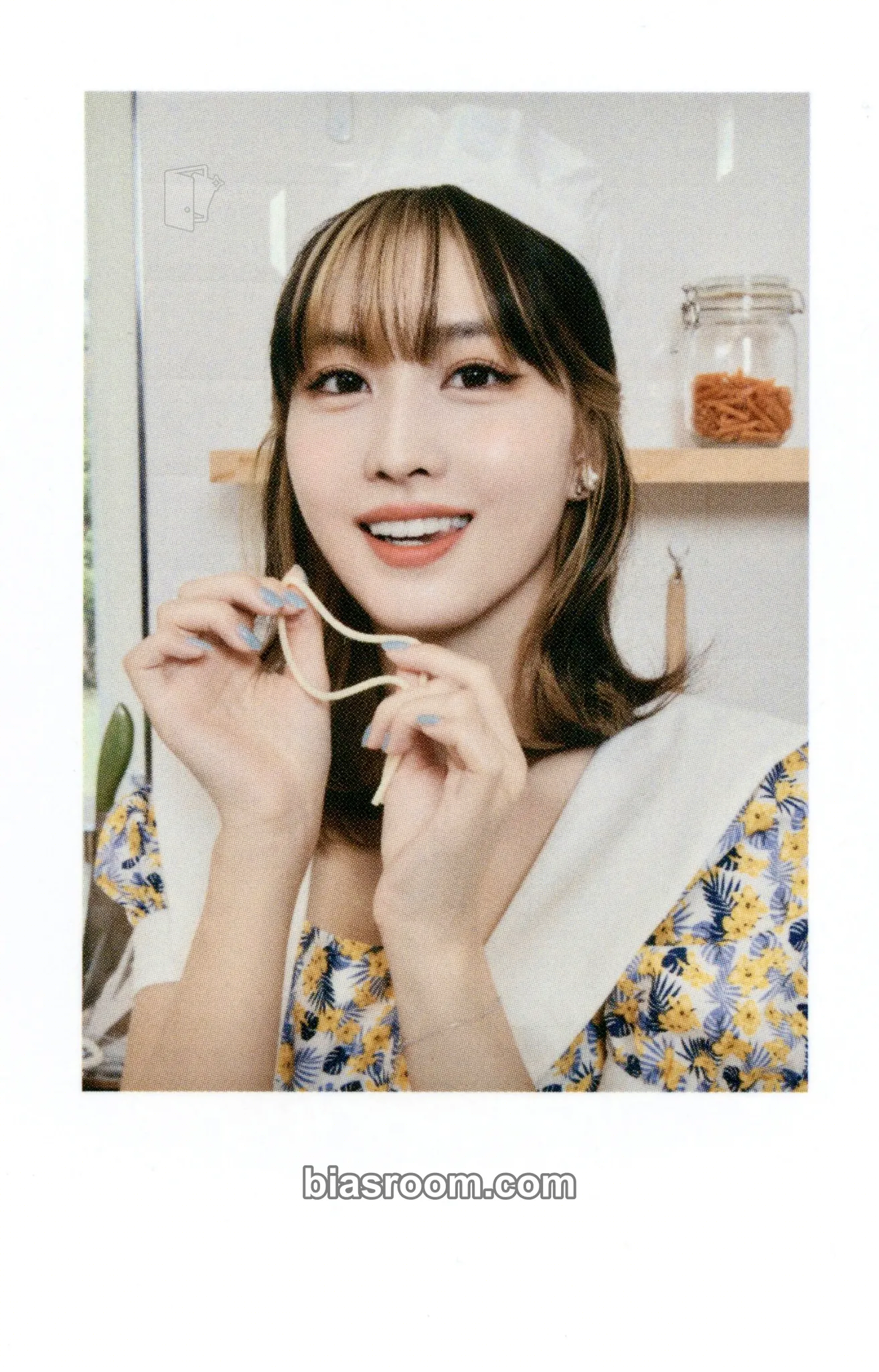 Momo Happy TWICE & ONCE Day! (6th Anniversary) Photocard - TWICE - TWICE K-pop photocard
