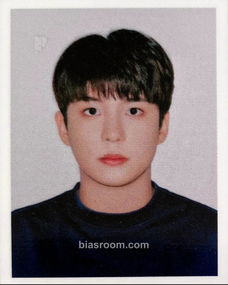 Jongho 2023 Season's Greetings Photocard - ATEEZ - ATEEZ K-pop photocard