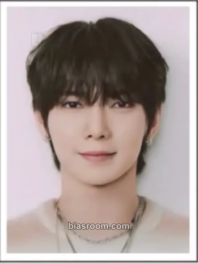 Yeosang 2024 Season's Greetings - Atiny Detective Agency Photocard - ATEEZ - ATEEZ K-pop photocard