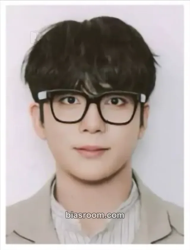 ATEEZ - Jongho - 2024 Season's Greetings - Atiny Detective Agency Other version 2 id photo