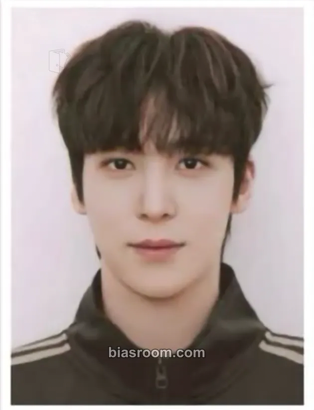 Yunho 2024 Season's Greetings - Atiny Detective Agency Photocard - ATEEZ - ATEEZ K-pop photocard