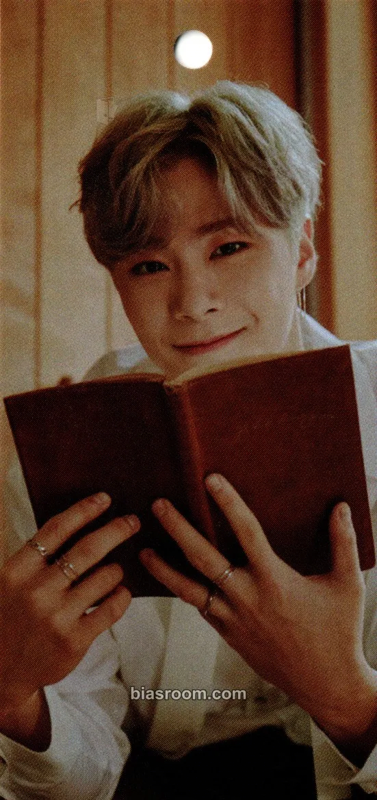 Moonbin Blue Flame Photocard - ASTRO - ASTRO K-pop photocard
